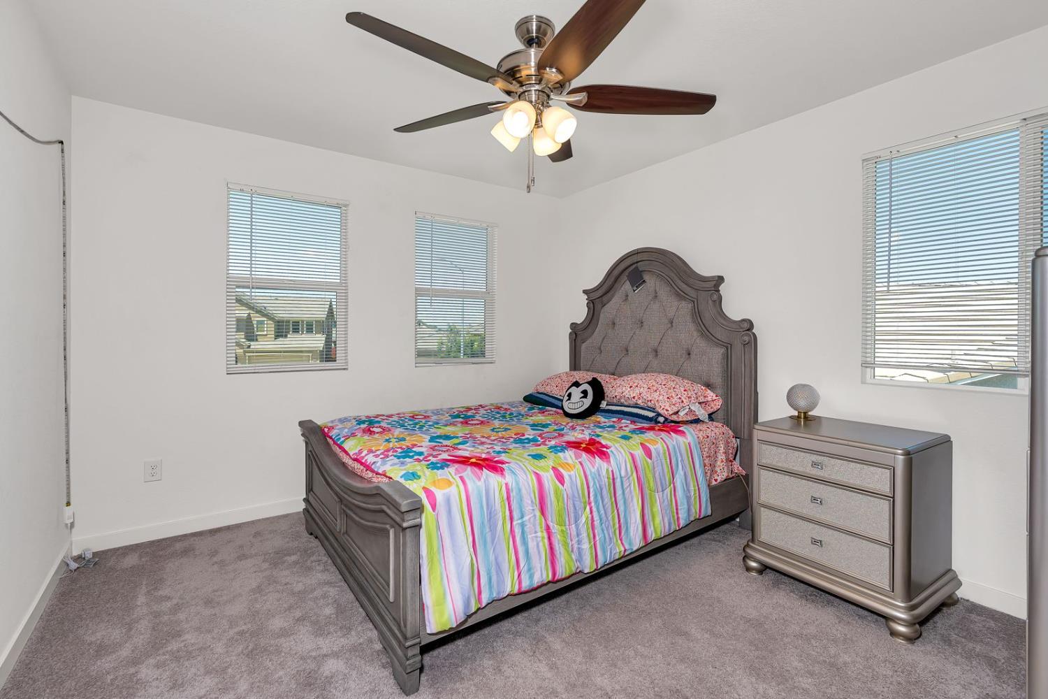 1856 Morro Ct, Los Banos, CA 93635