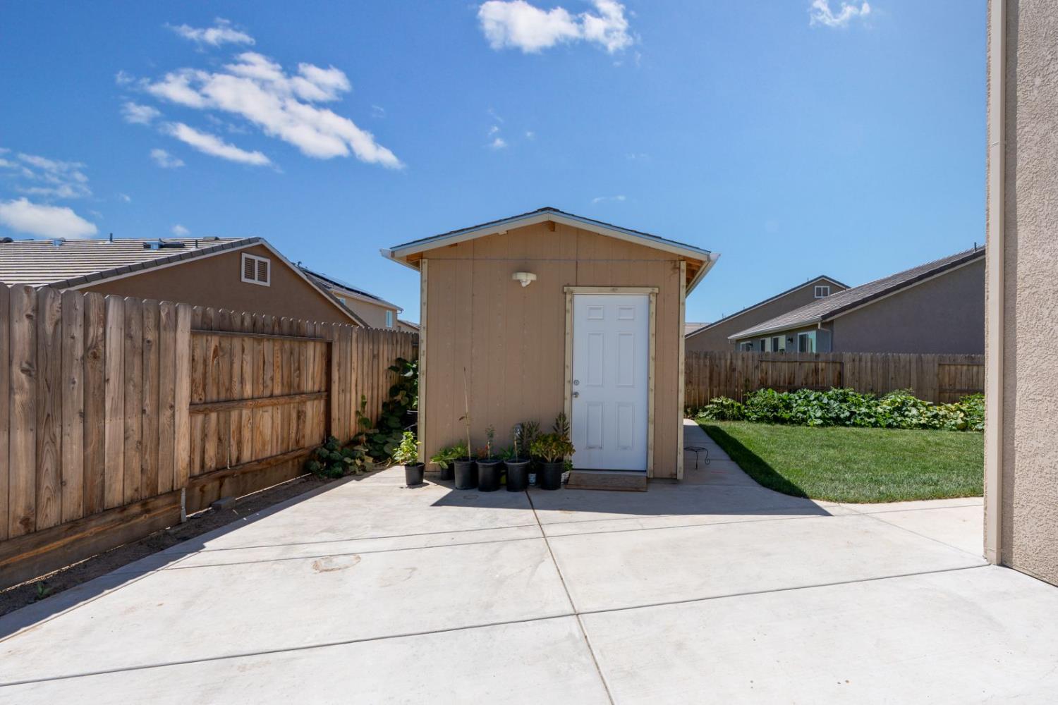1856 Morro Ct, Los Banos, CA 93635