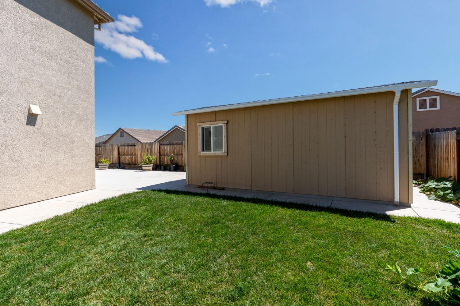 1856 Morro Ct, Los Banos, CA 93635