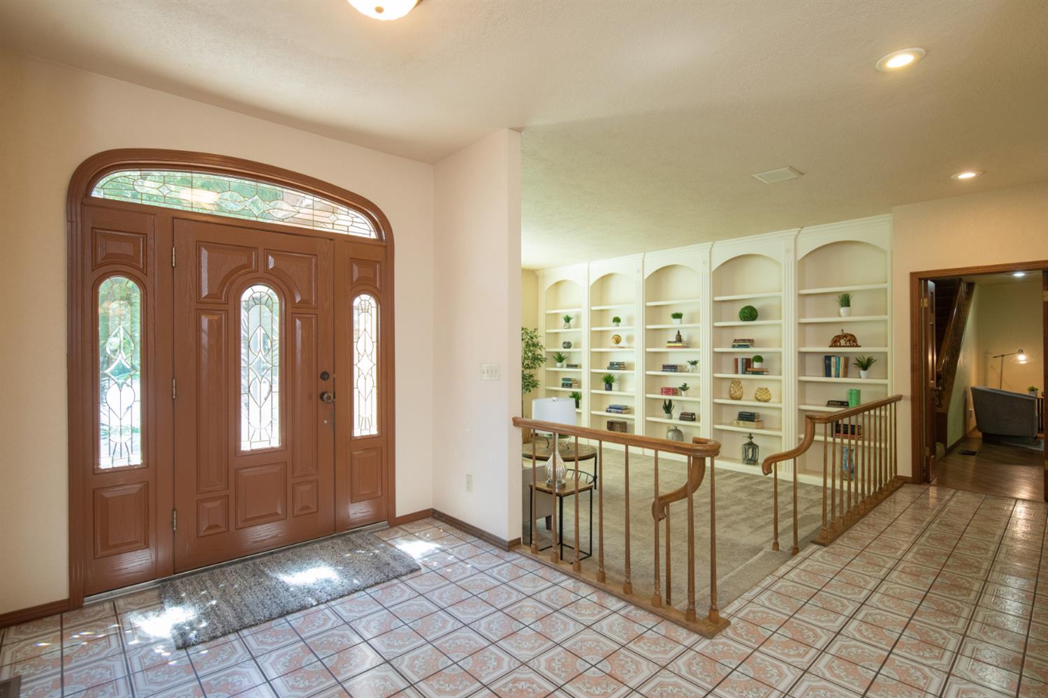 925 Scenic Ct, Modesto, CA 95355