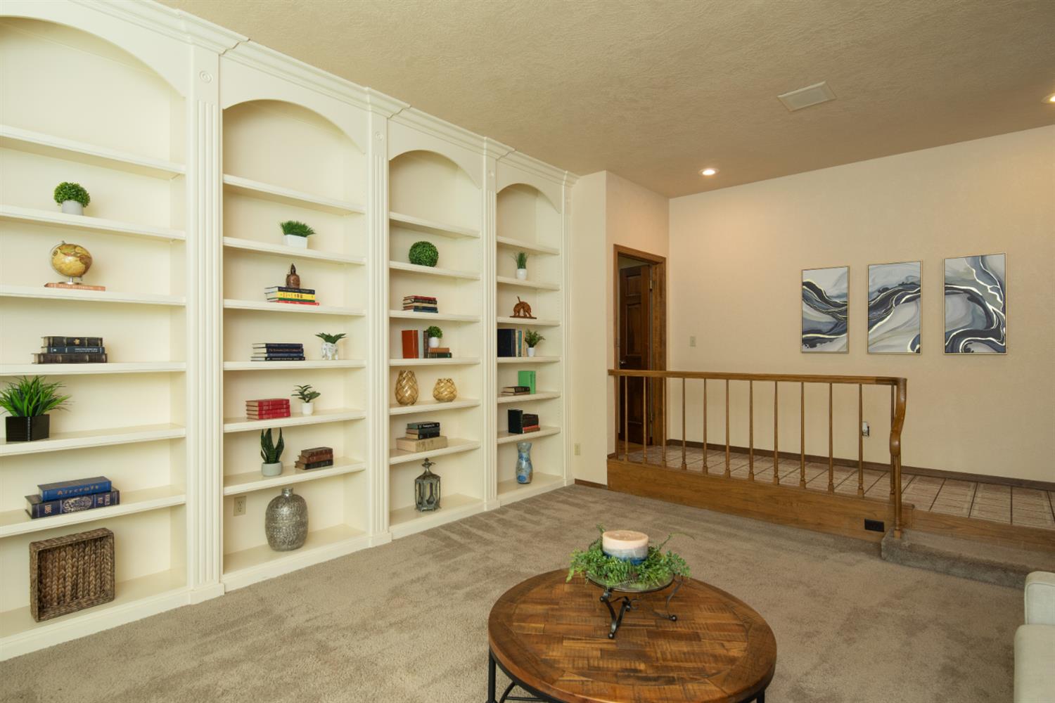 925 Scenic Ct, Modesto, CA 95355