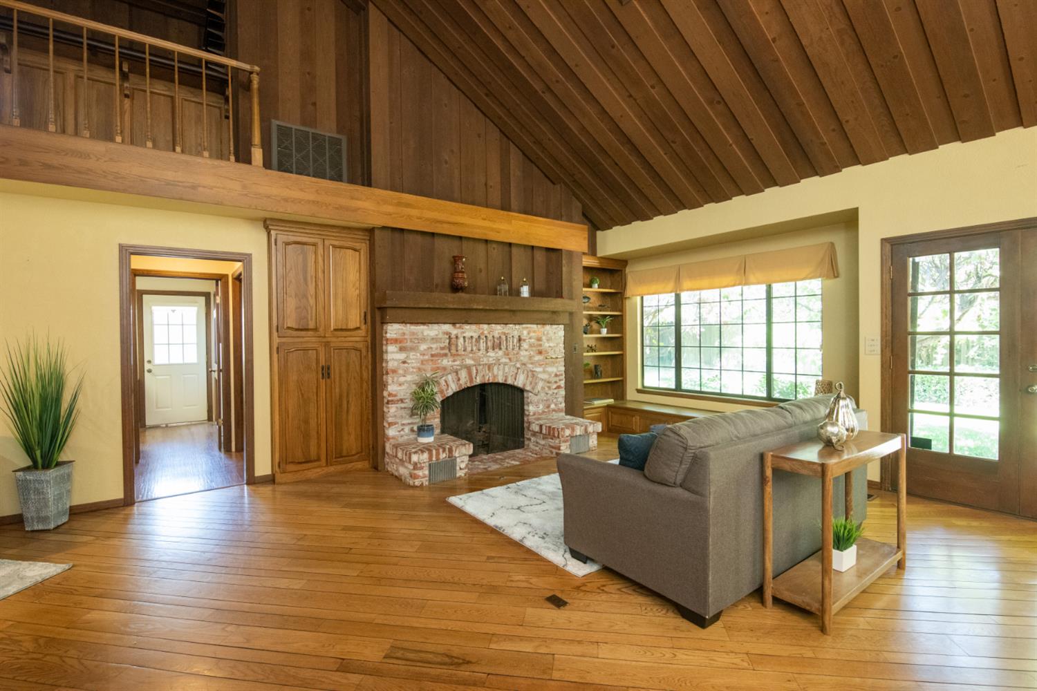 925 Scenic Ct, Modesto, CA 95355