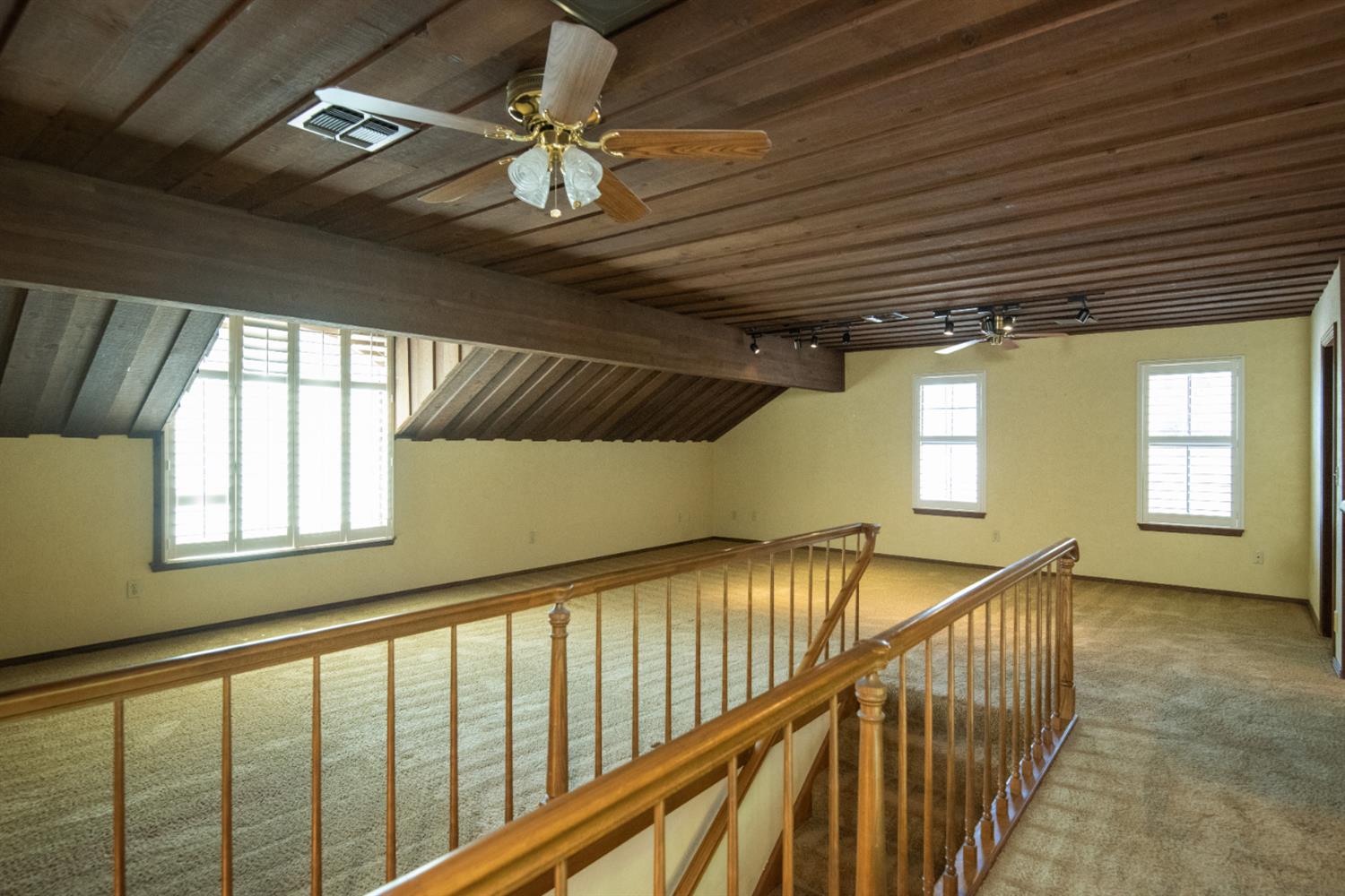 925 Scenic Ct, Modesto, CA 95355