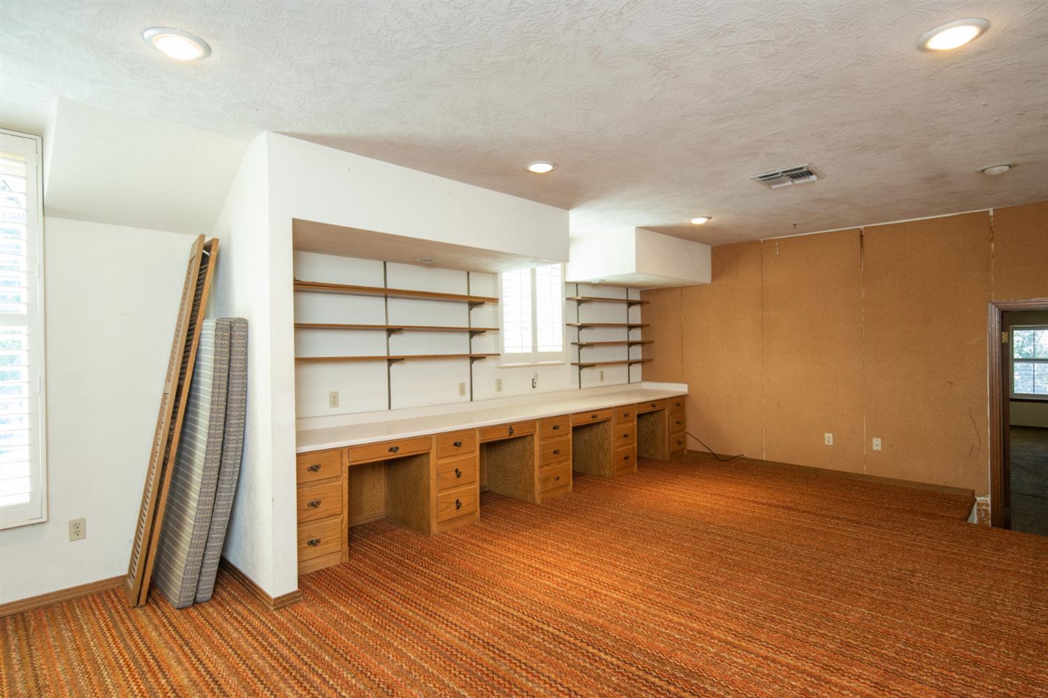 925 Scenic Ct, Modesto, CA 95355