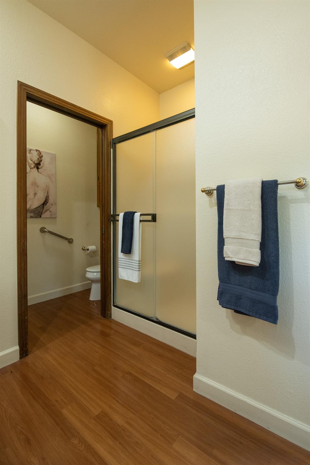 925 Scenic Ct, Modesto, CA 95355