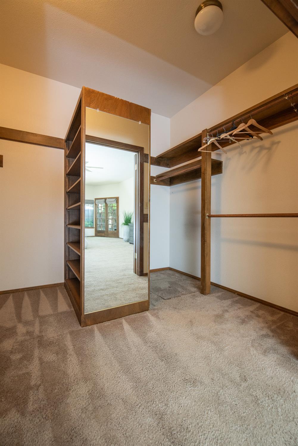 925 Scenic Ct, Modesto, CA 95355