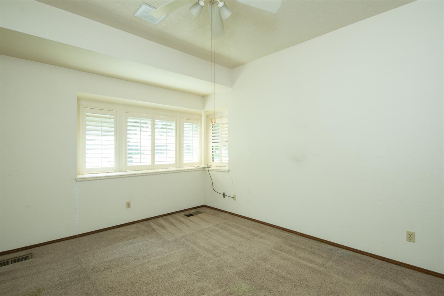 925 Scenic Ct, Modesto, CA 95355