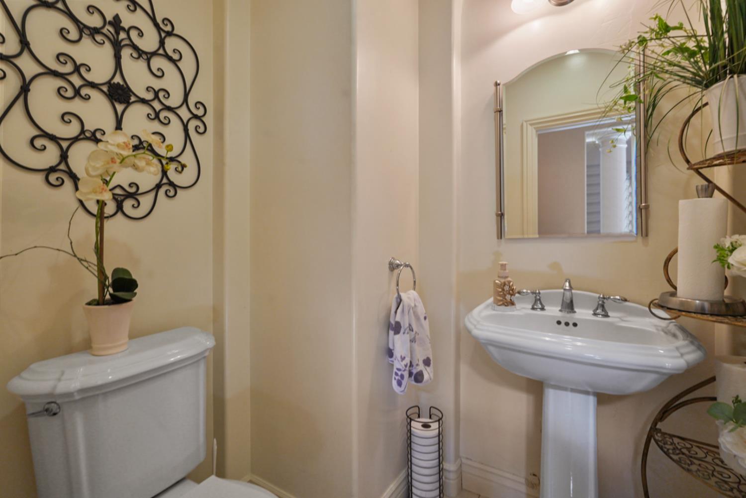 2575 Kensington Ct, Turlock, CA 95382