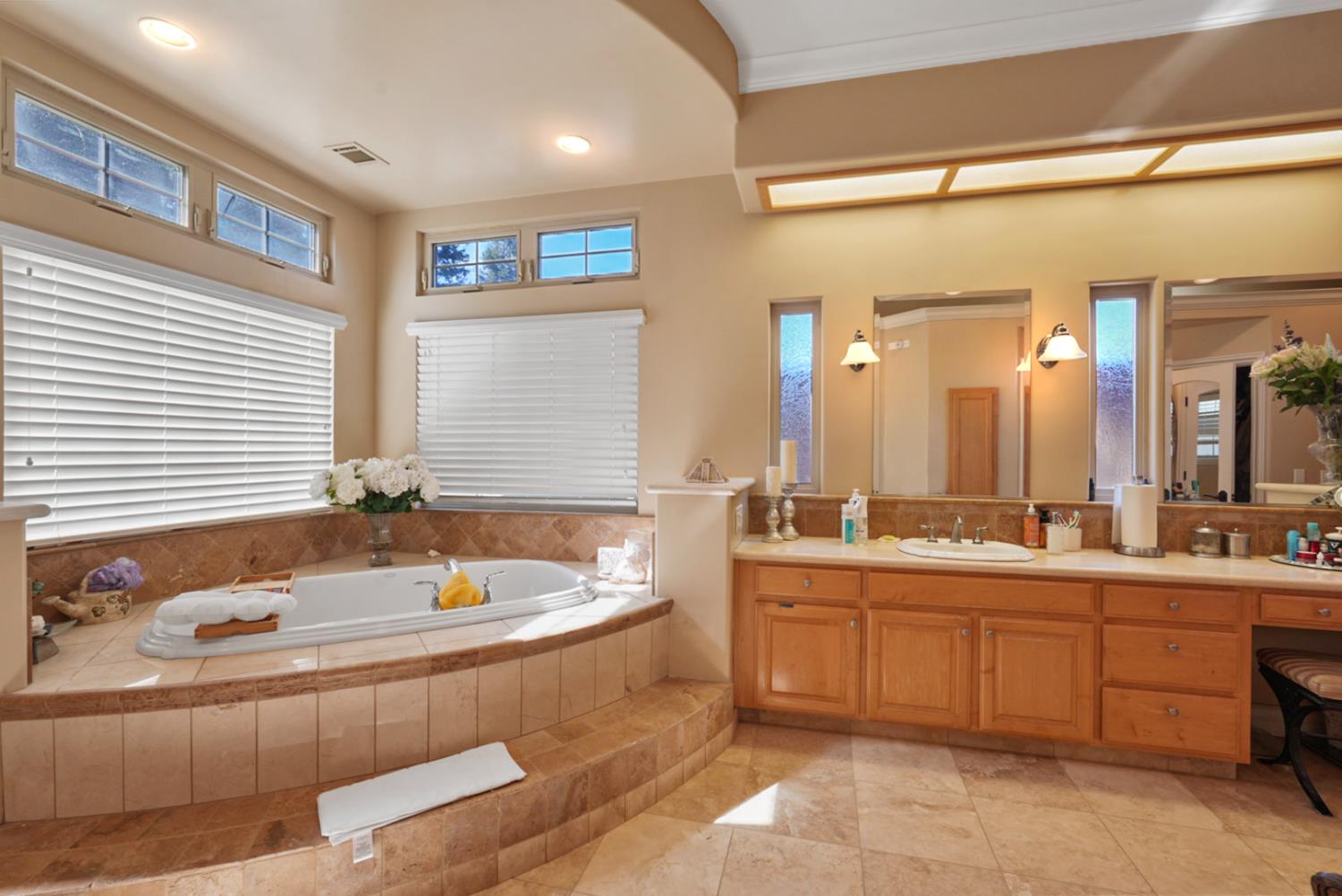 2575 Kensington Ct, Turlock, CA 95382