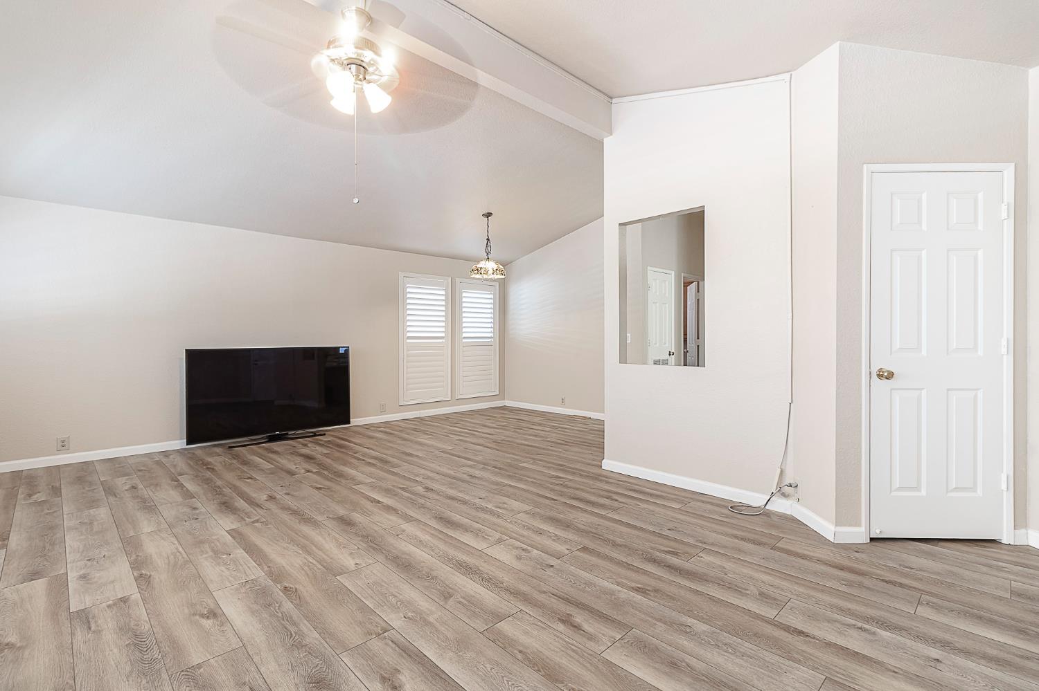 1500 Held Dr #119, Modesto, CA 95355