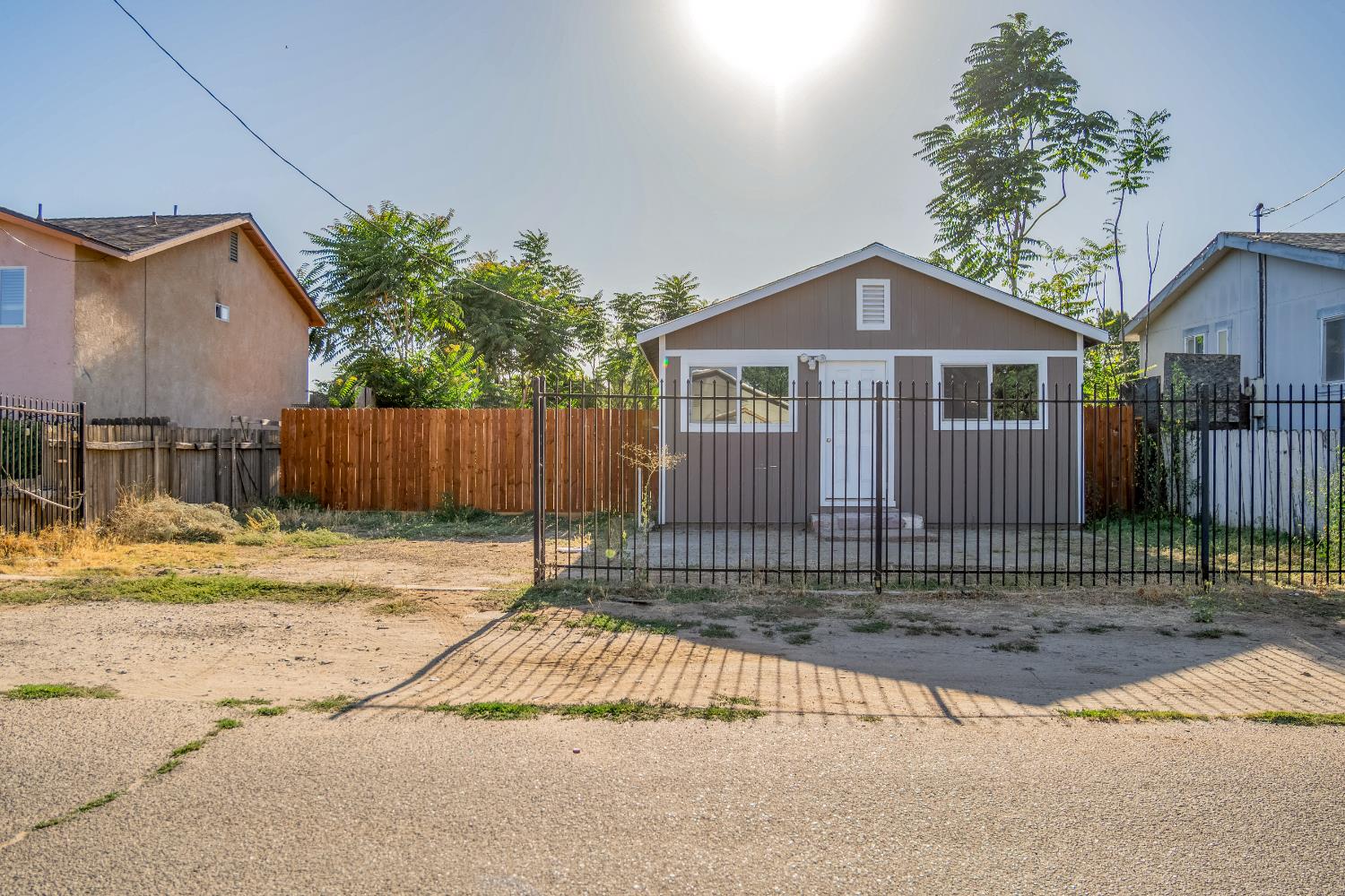 1415 Avondale Ave, Modesto, CA 95358