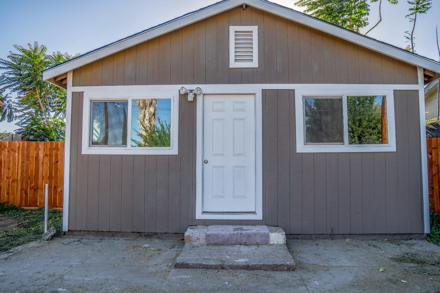 1415 Avondale Ave, Modesto, CA 95358