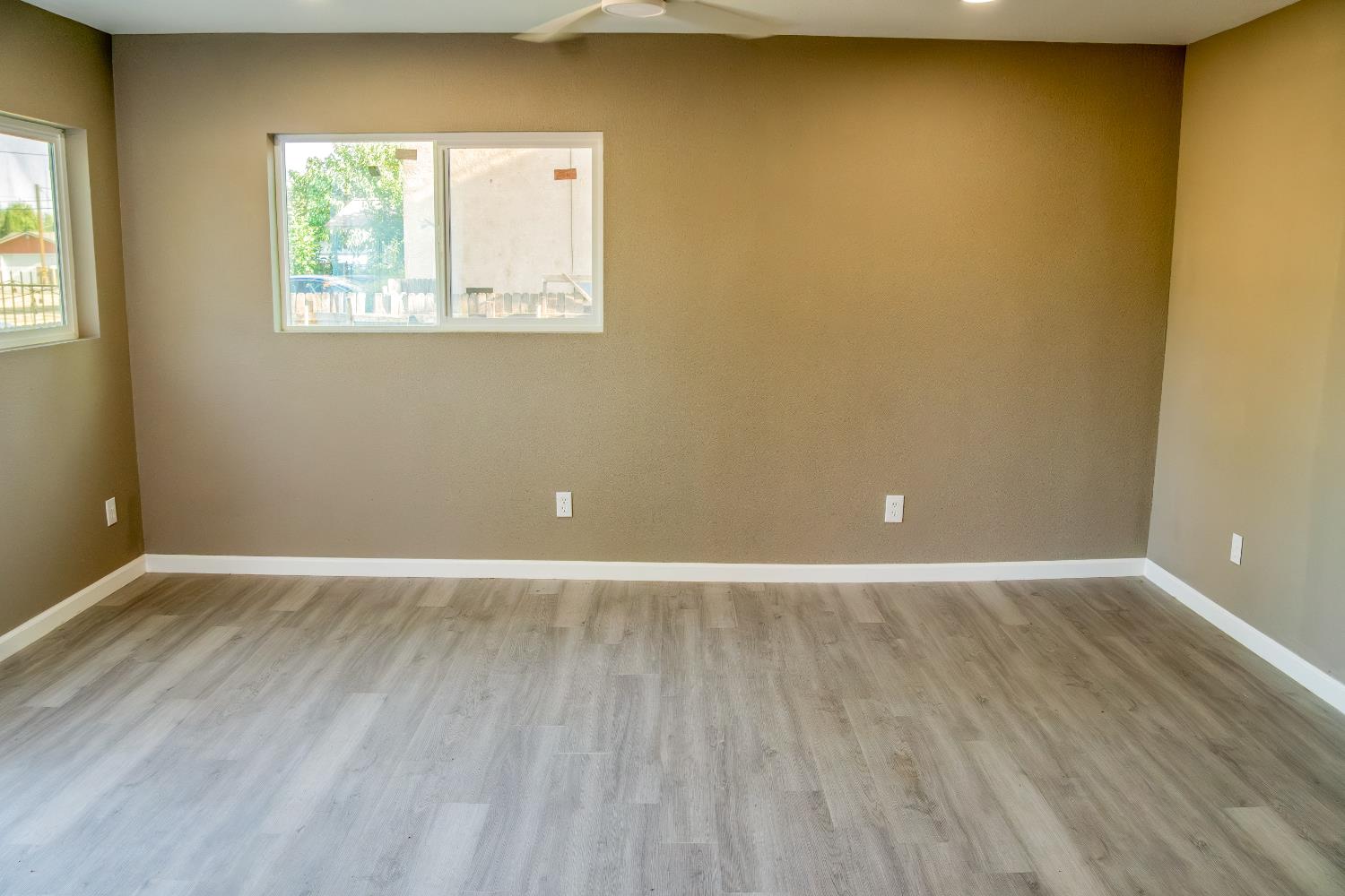 1415 Avondale Ave, Modesto, CA 95358