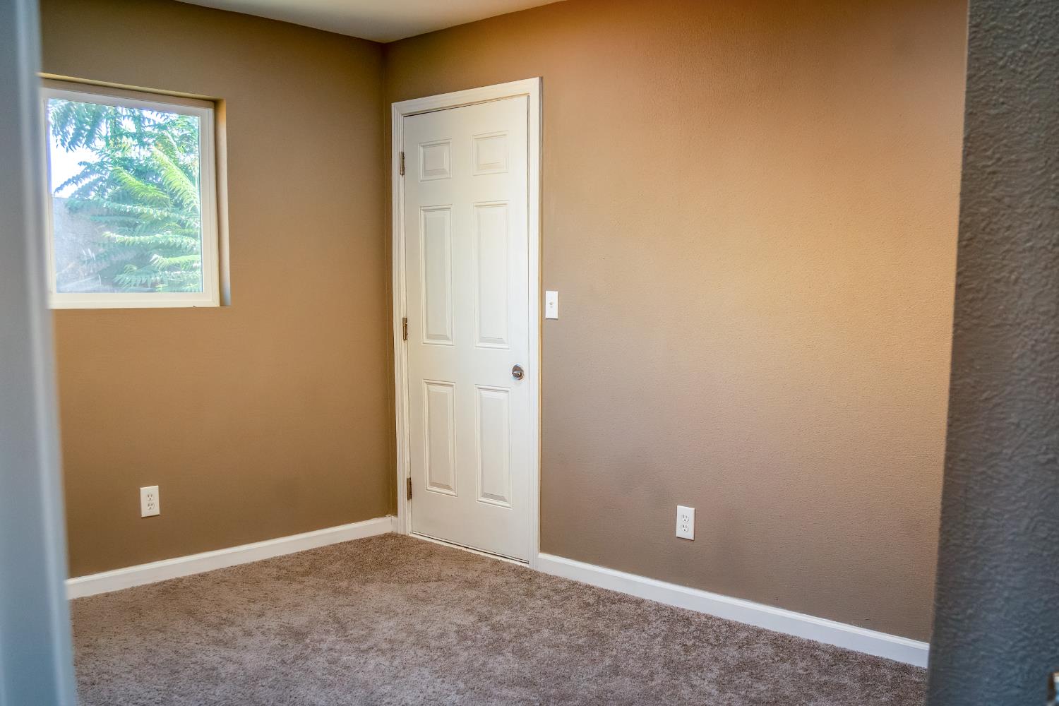 1415 Avondale Ave, Modesto, CA 95358