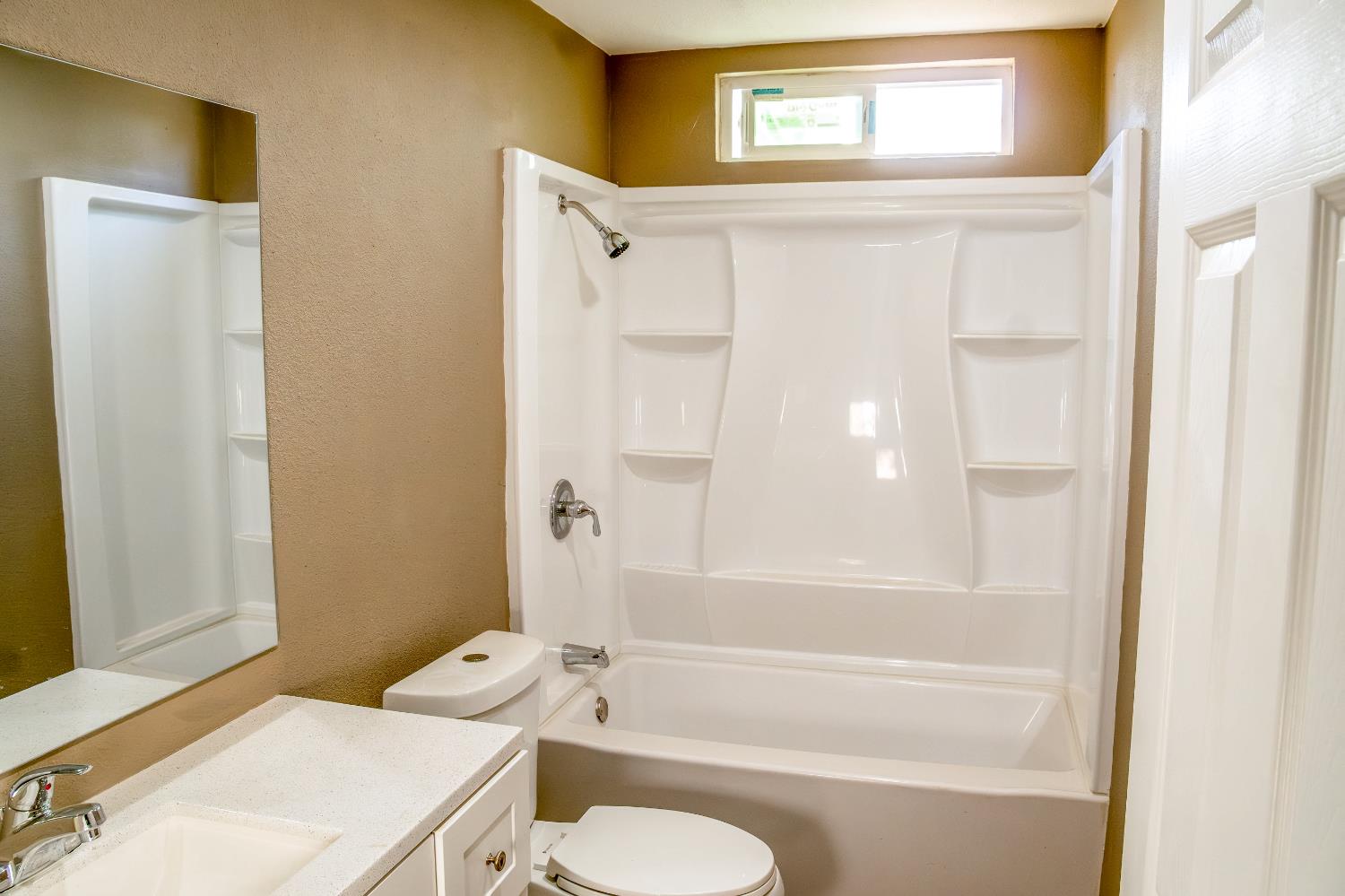 1415 Avondale Ave, Modesto, CA 95358