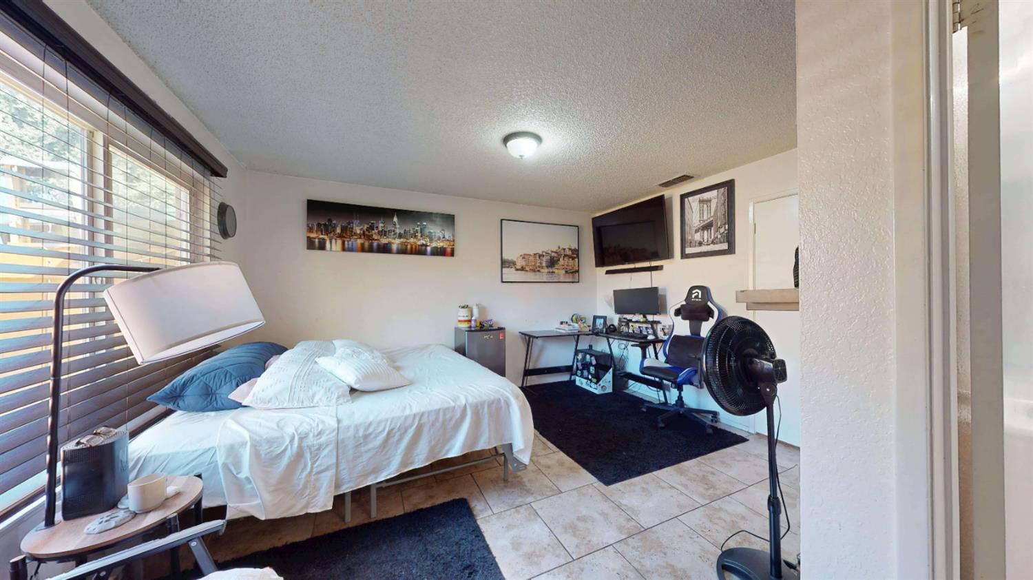 4005 Honey Creek Rd, Modesto, CA 95356