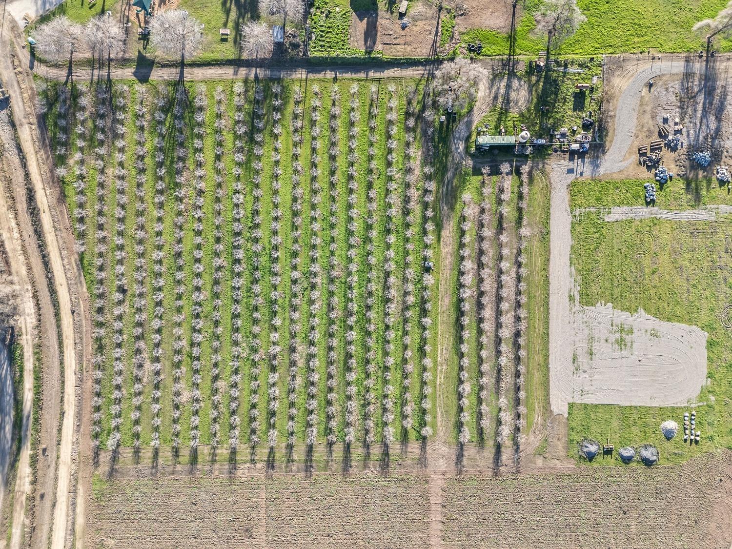 2 Santa Fe Dr, Cressey, CA 95312