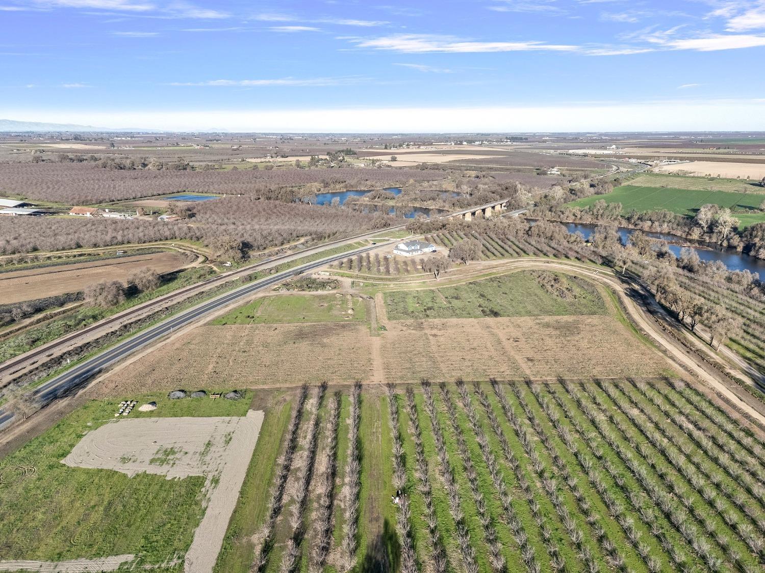 3 Santa Fe Dr, Cressey, CA 95312