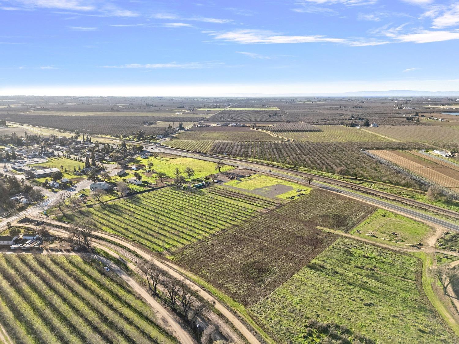 3 Santa Fe Dr, Cressey, CA 95312