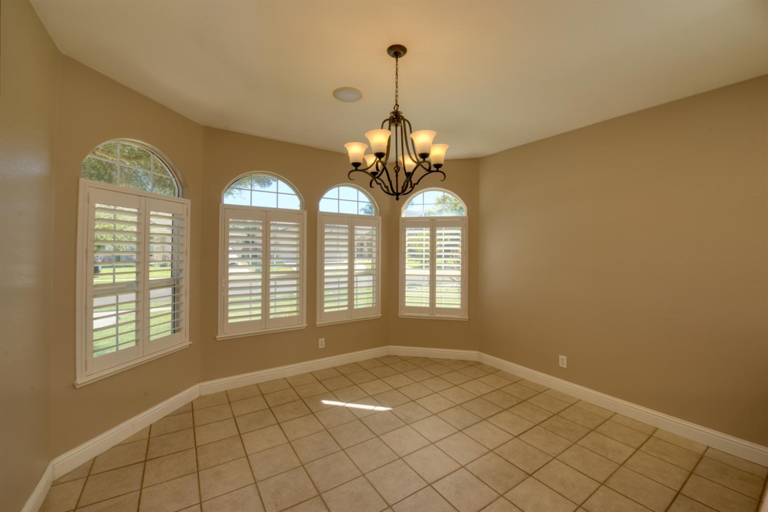 849 Miraggio Dr, Patterson, CA 95363