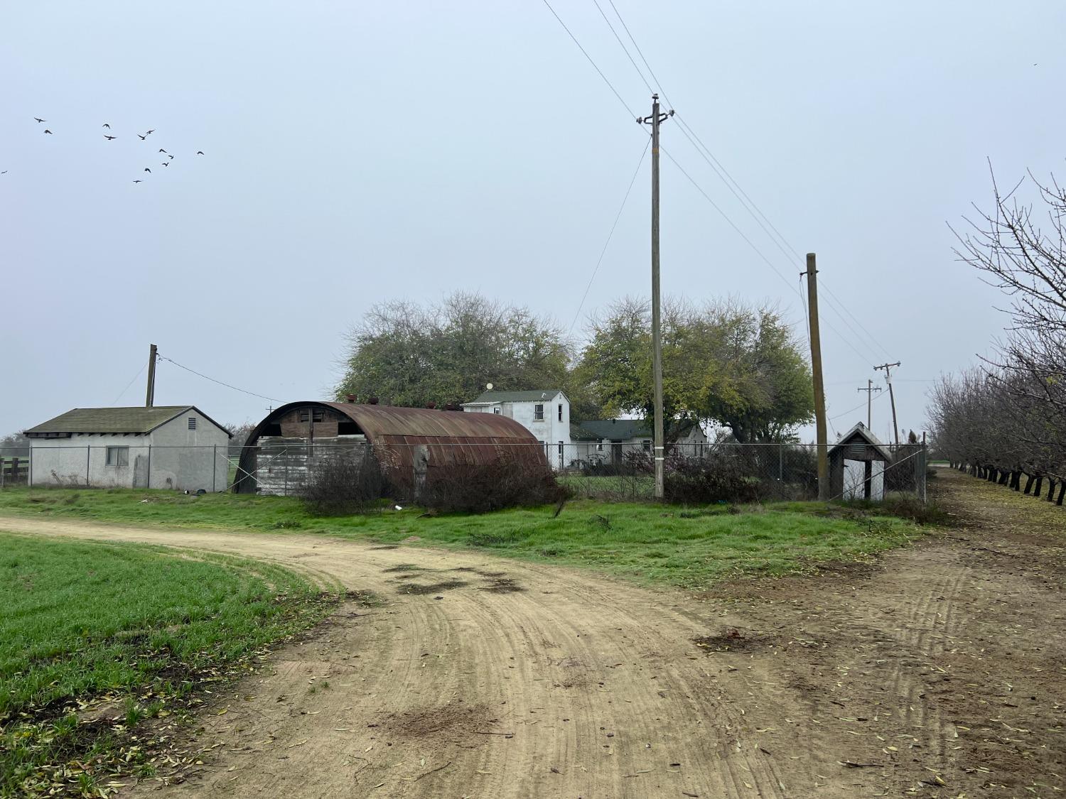 15238 Sunset Dr, Livingston, CA 95334