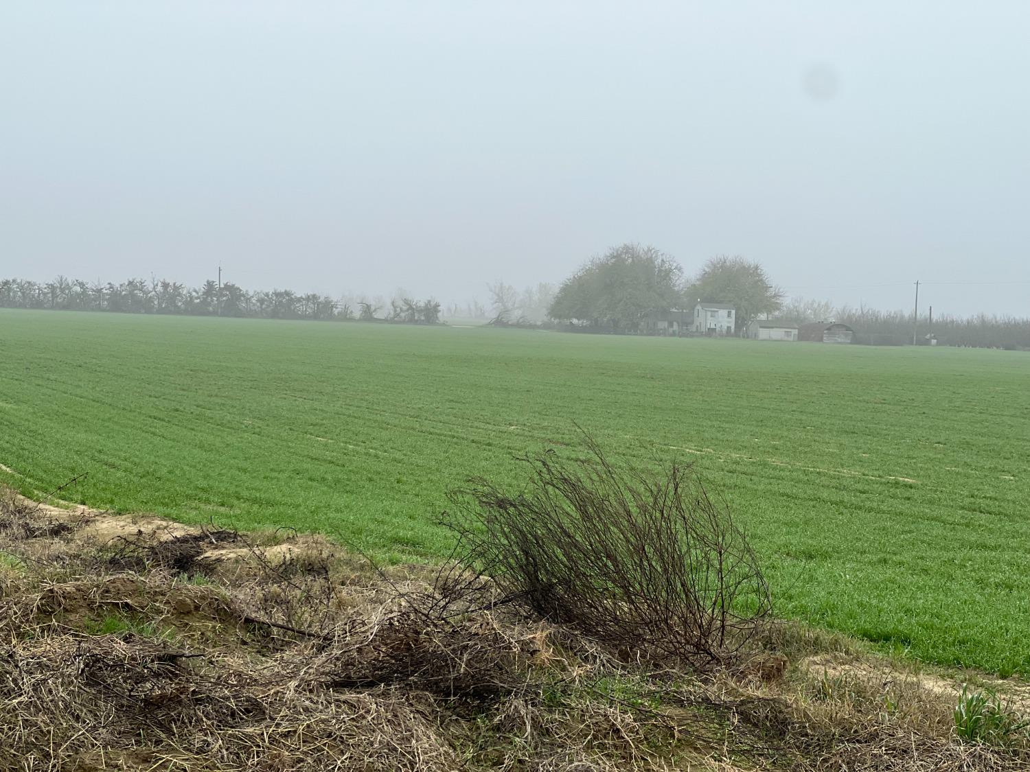 15238 Sunset Dr, Livingston, CA 95334