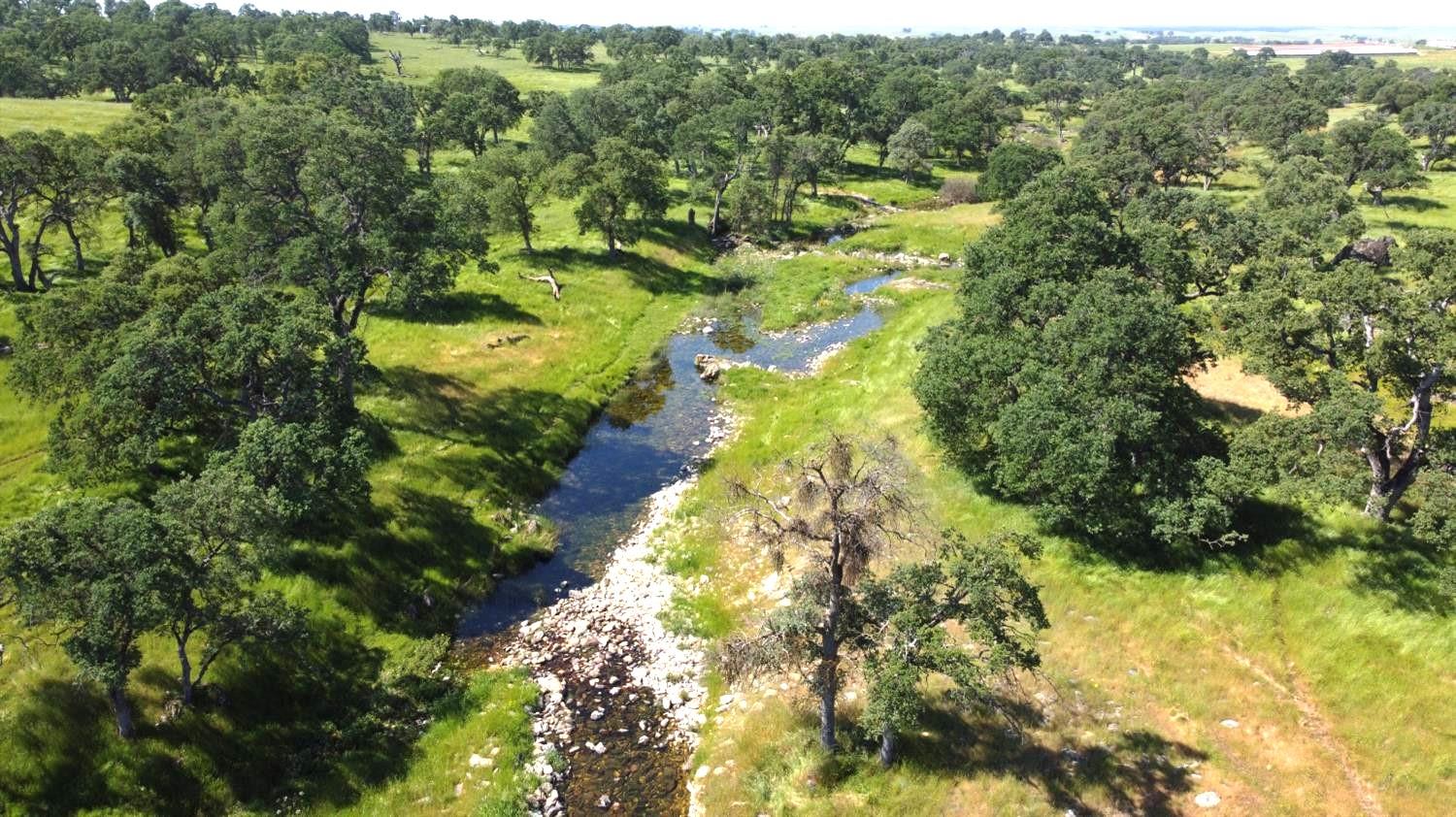 3 Zorro Rd, La Grange, CA 95329