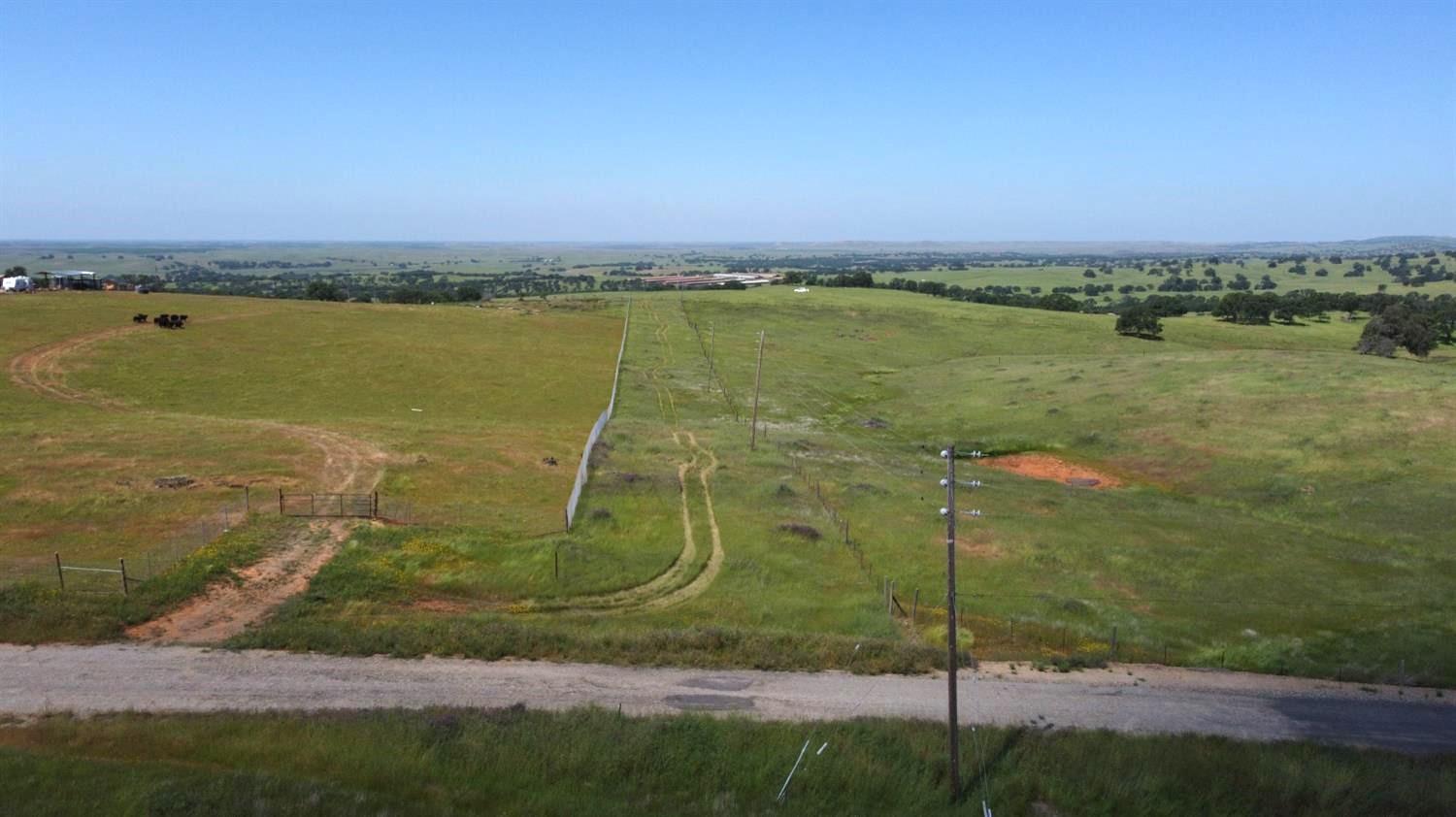 4 Zorro Rd, La Grange, CA 95329