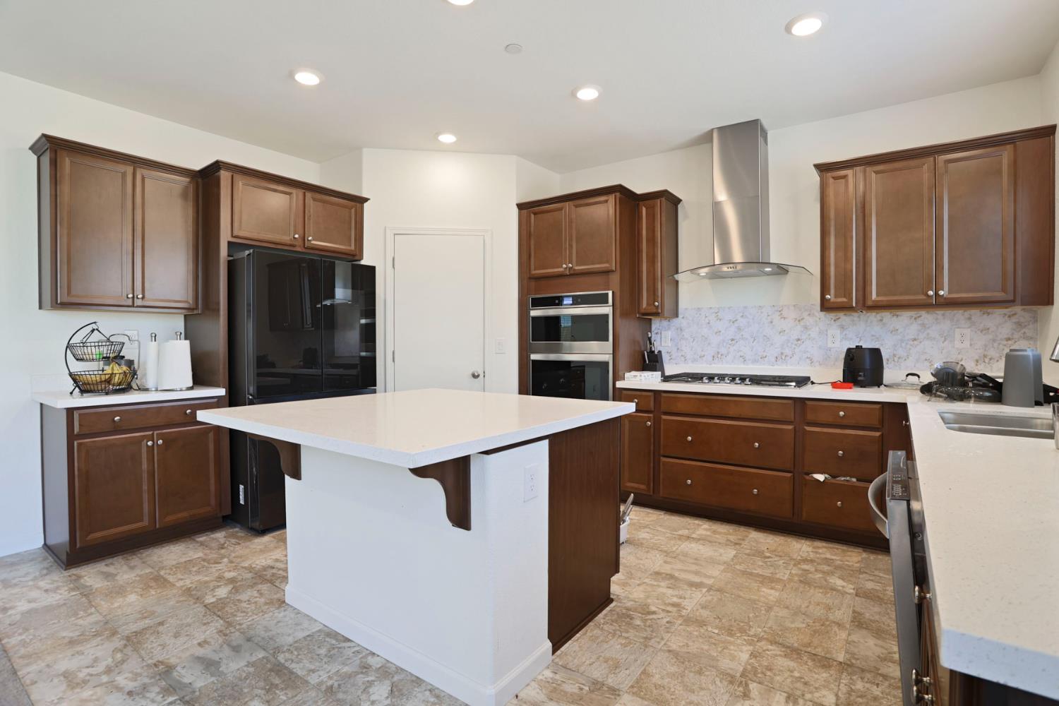 1471 Tanoak St, Manteca, CA 95337