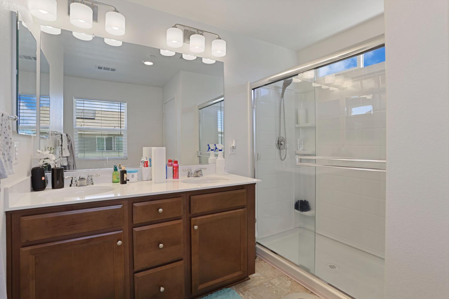 1471 Tanoak St, Manteca, CA 95337