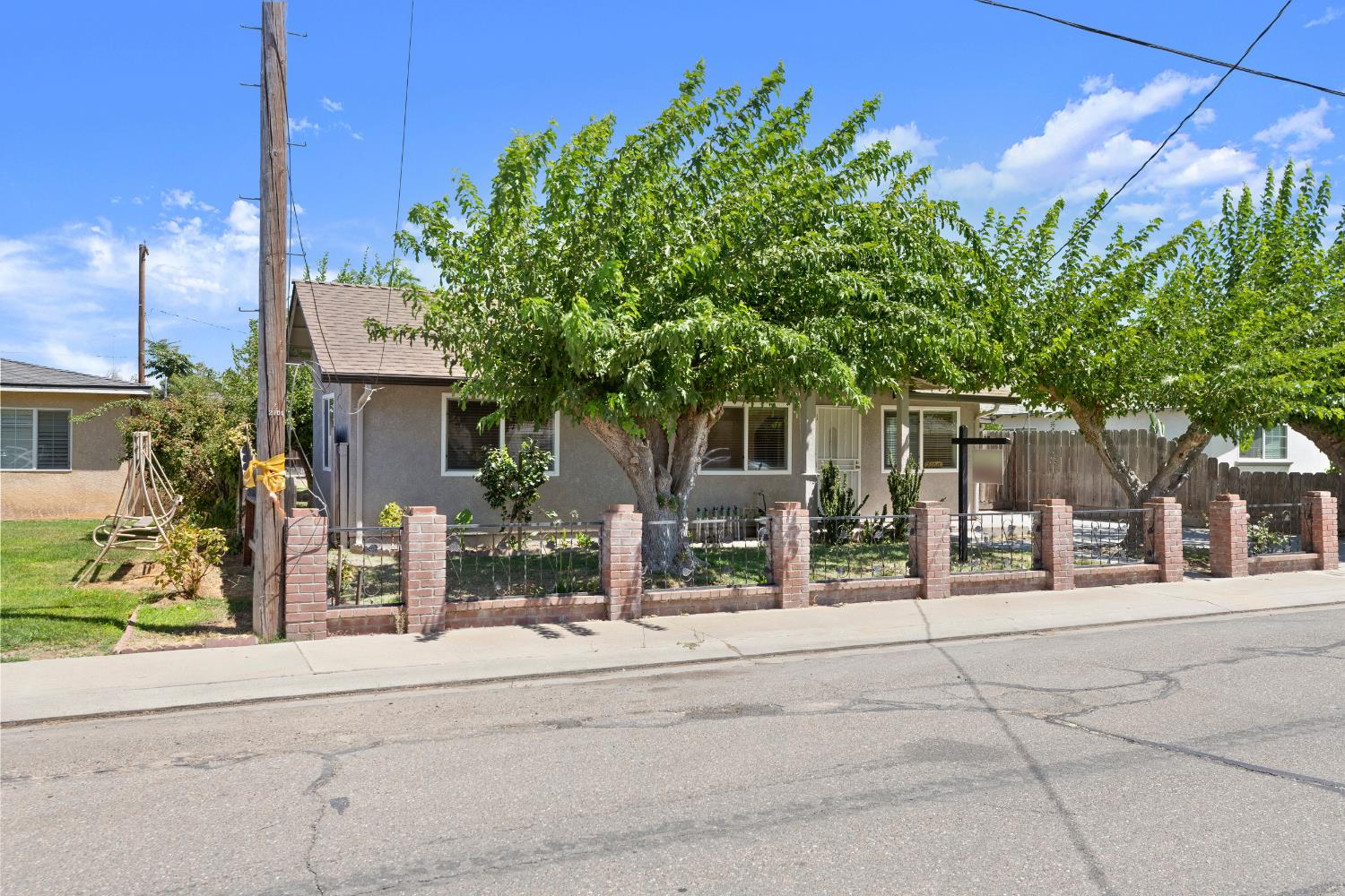 2100 3rd St, Hughson, CA 95326