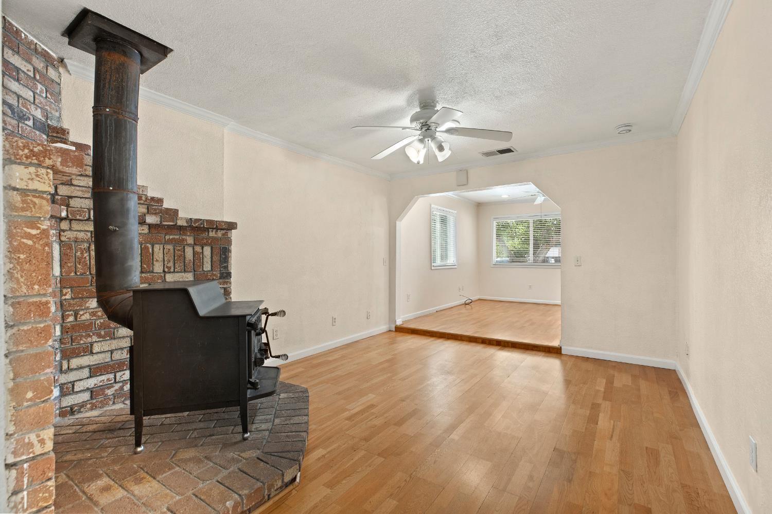 2100 3rd St, Hughson, CA 95326