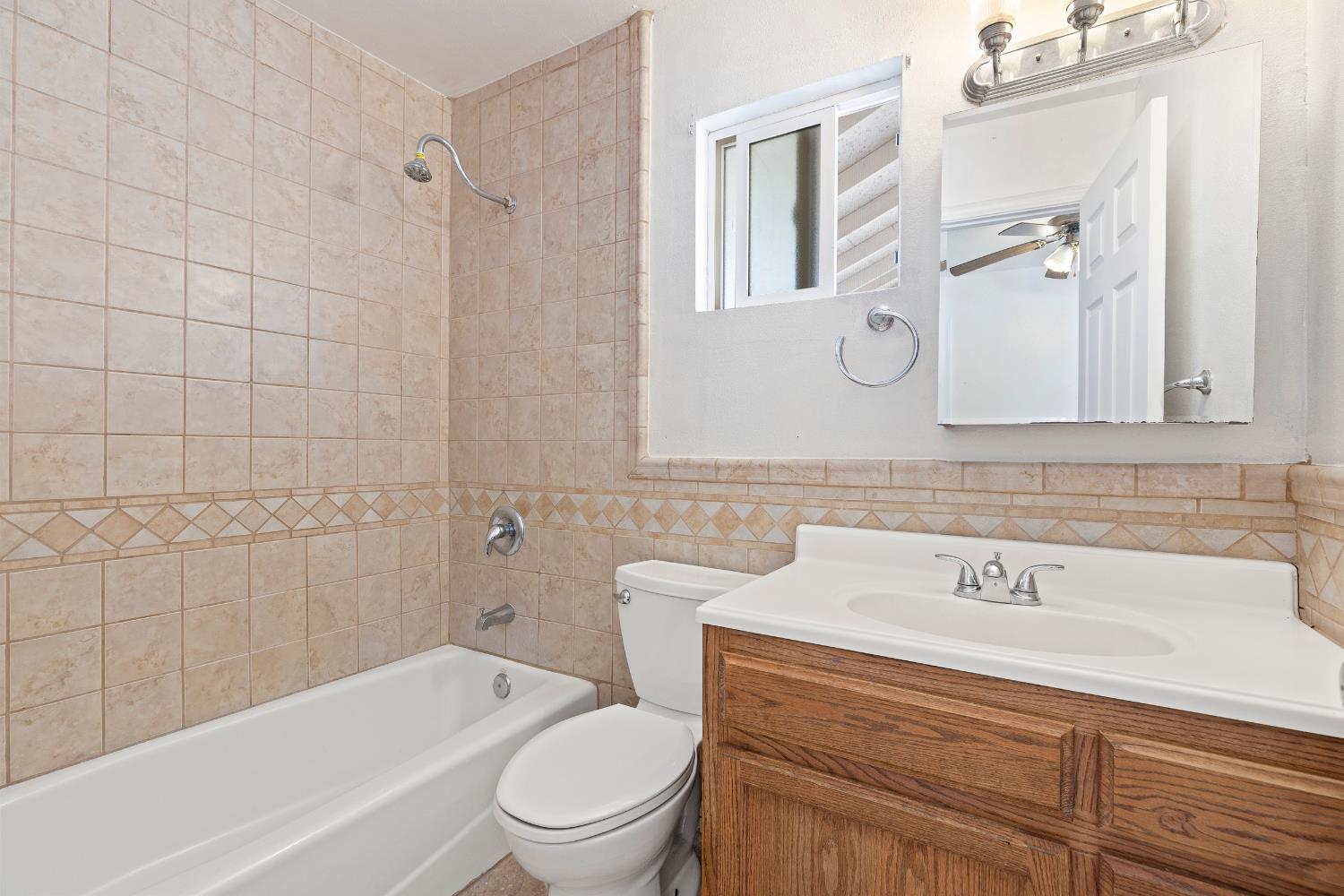 2100 3rd St, Hughson, CA 95326