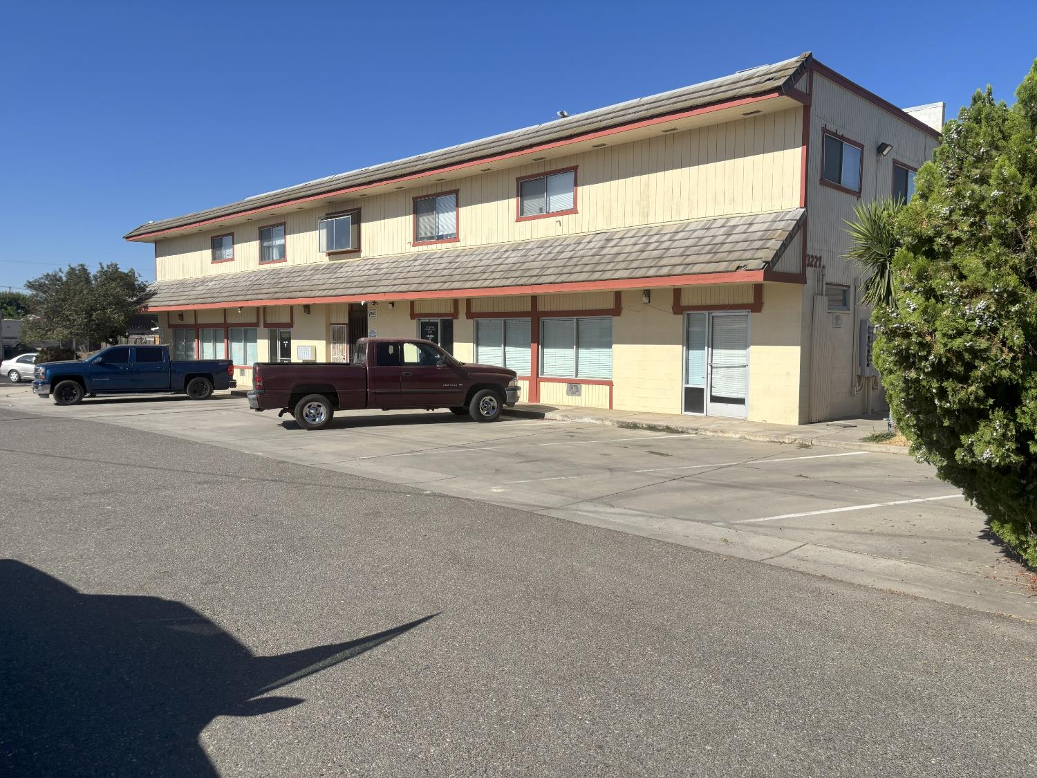 3227 stanislaus, Riverbank, CA 95367