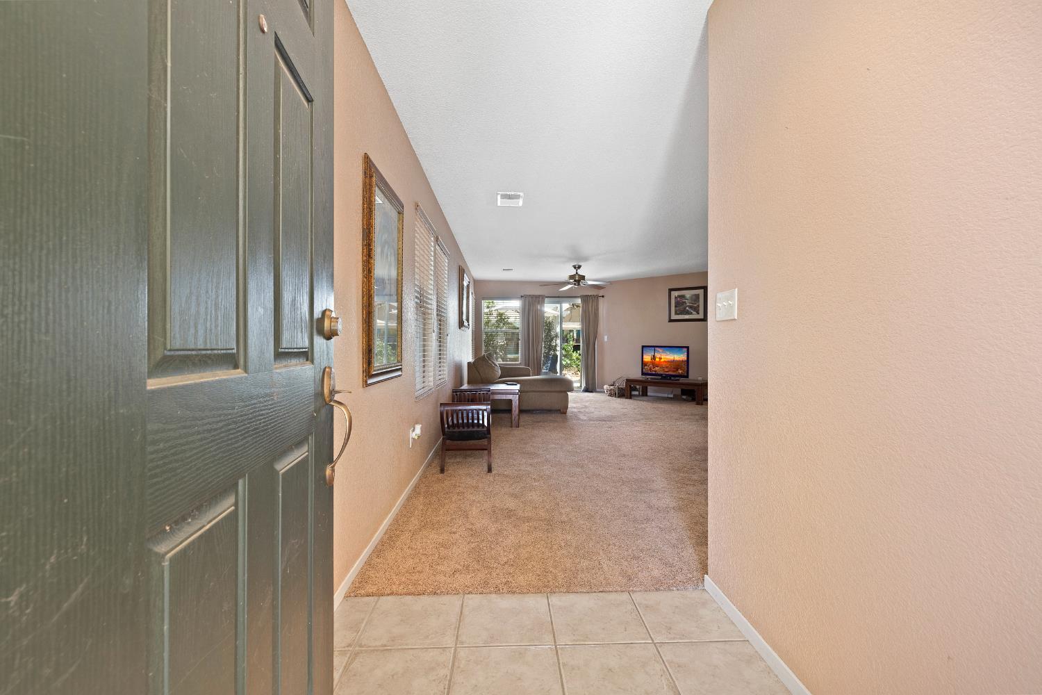 1127 Kestrel Dr, Patterson, CA 95363