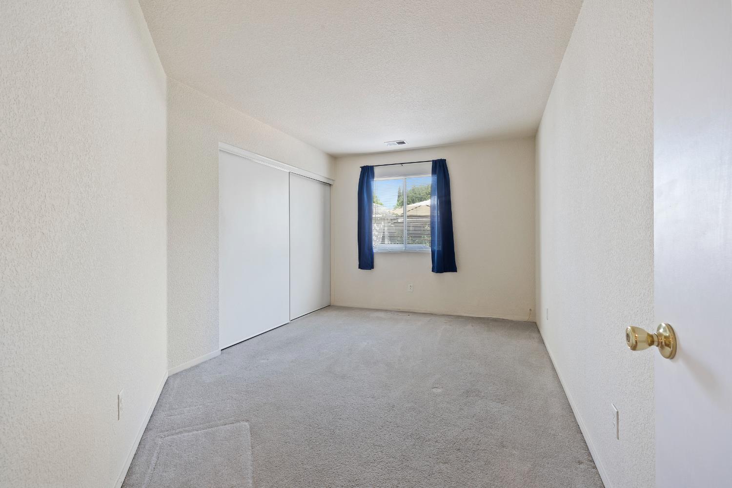 1127 Kestrel Dr, Patterson, CA 95363