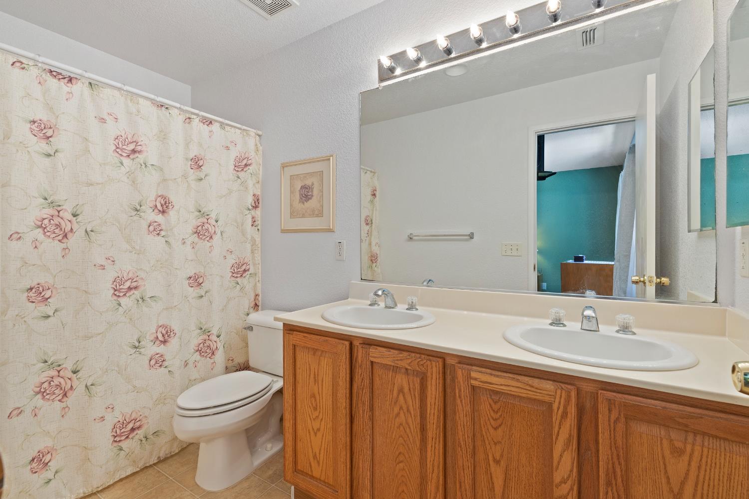 1127 Kestrel Dr, Patterson, CA 95363