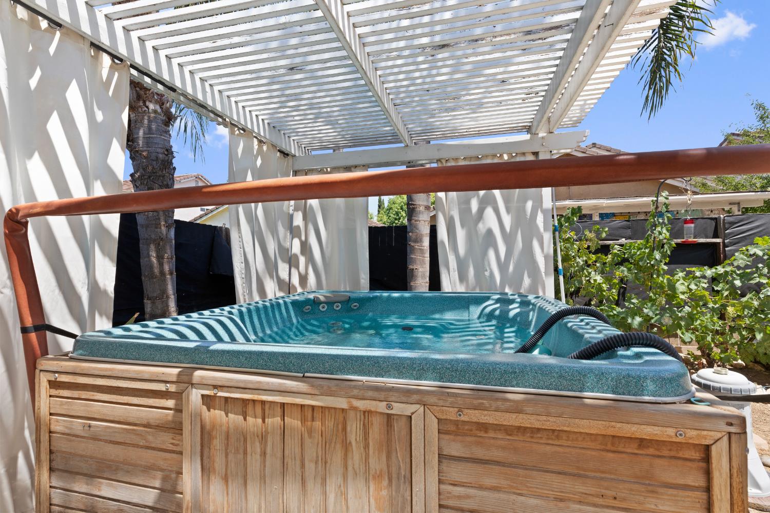 1127 Kestrel Dr, Patterson, CA 95363