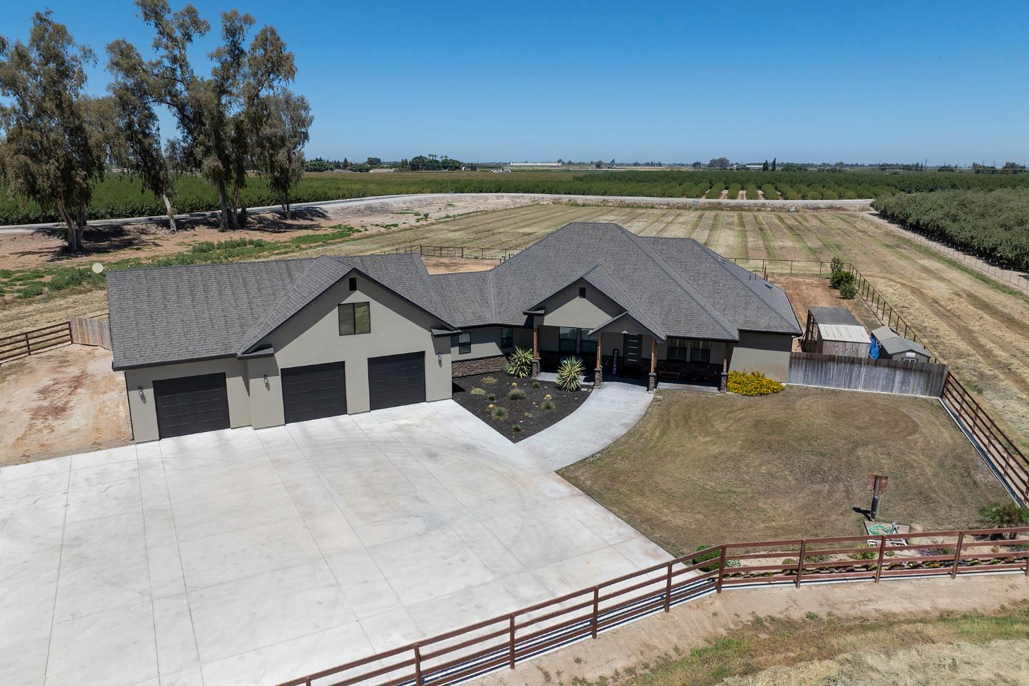 19206 Bloss Ave, Hilmar, CA 95324