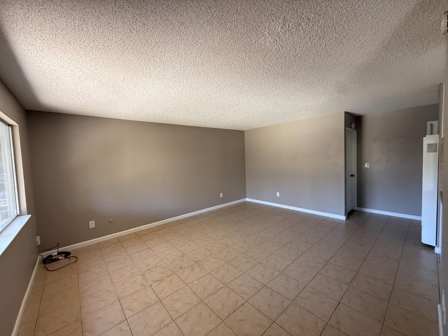 1010 Roselawn Ave, Modesto, CA 95351