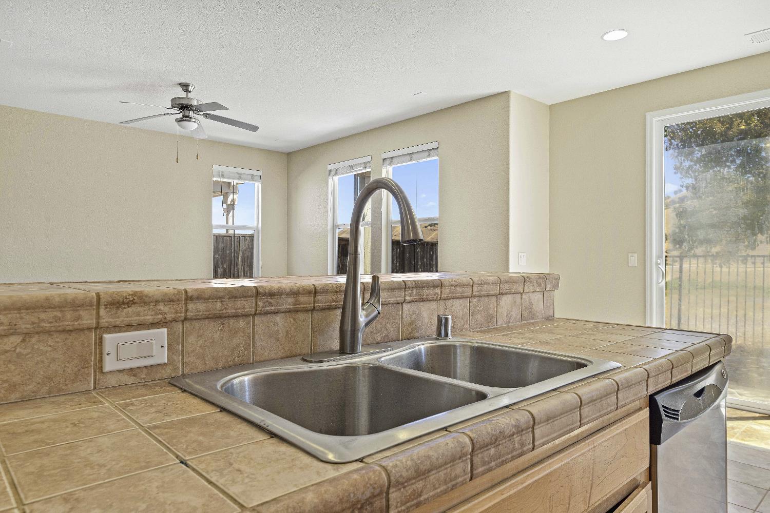 9397 Vintner Cir, Patterson, CA 95363