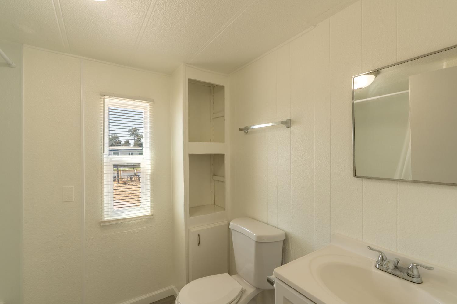 2355 Atwater Blvd #18, Atwater, CA 95301