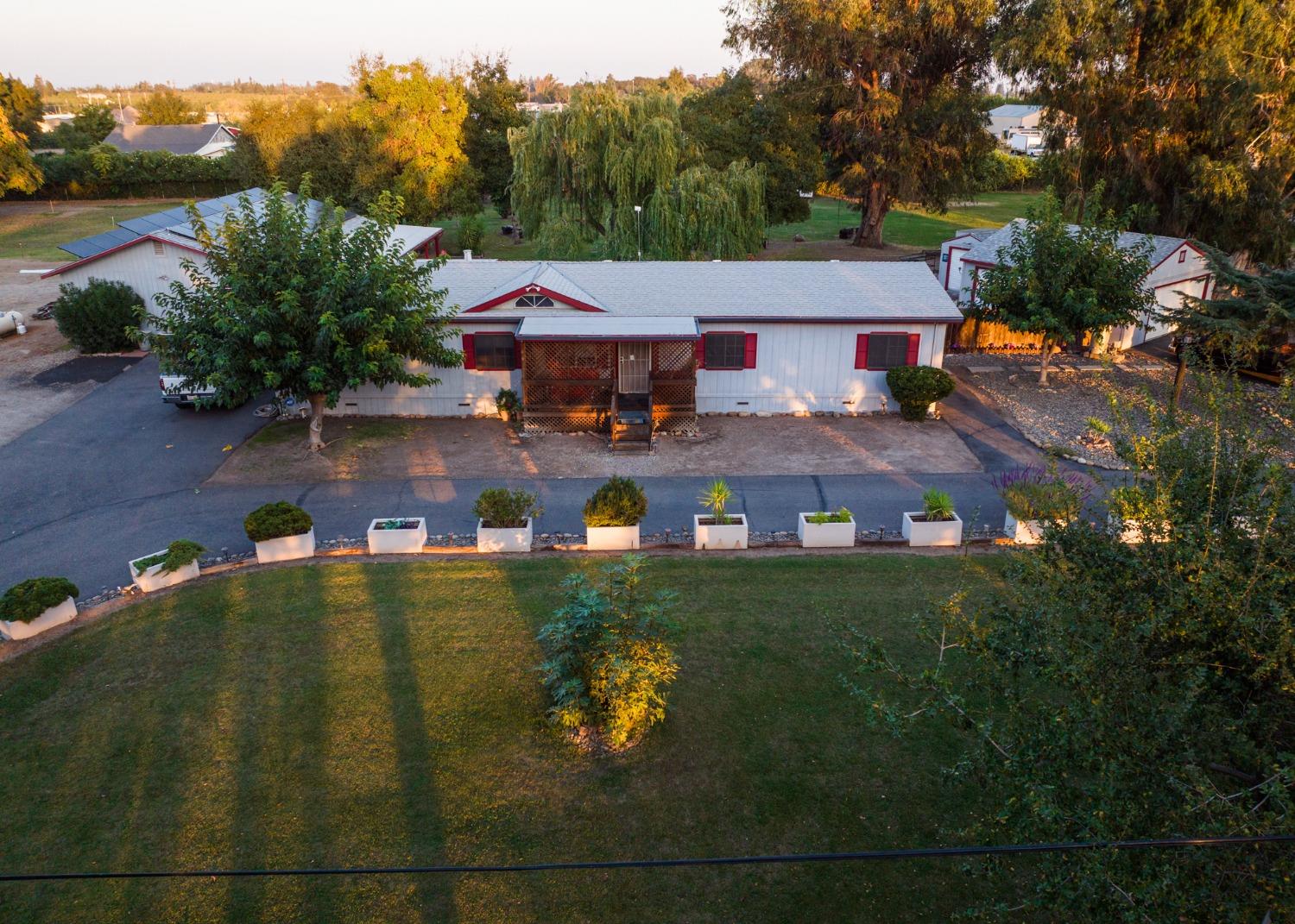 9906 Jackson Rd, Oakdale, CA 95361