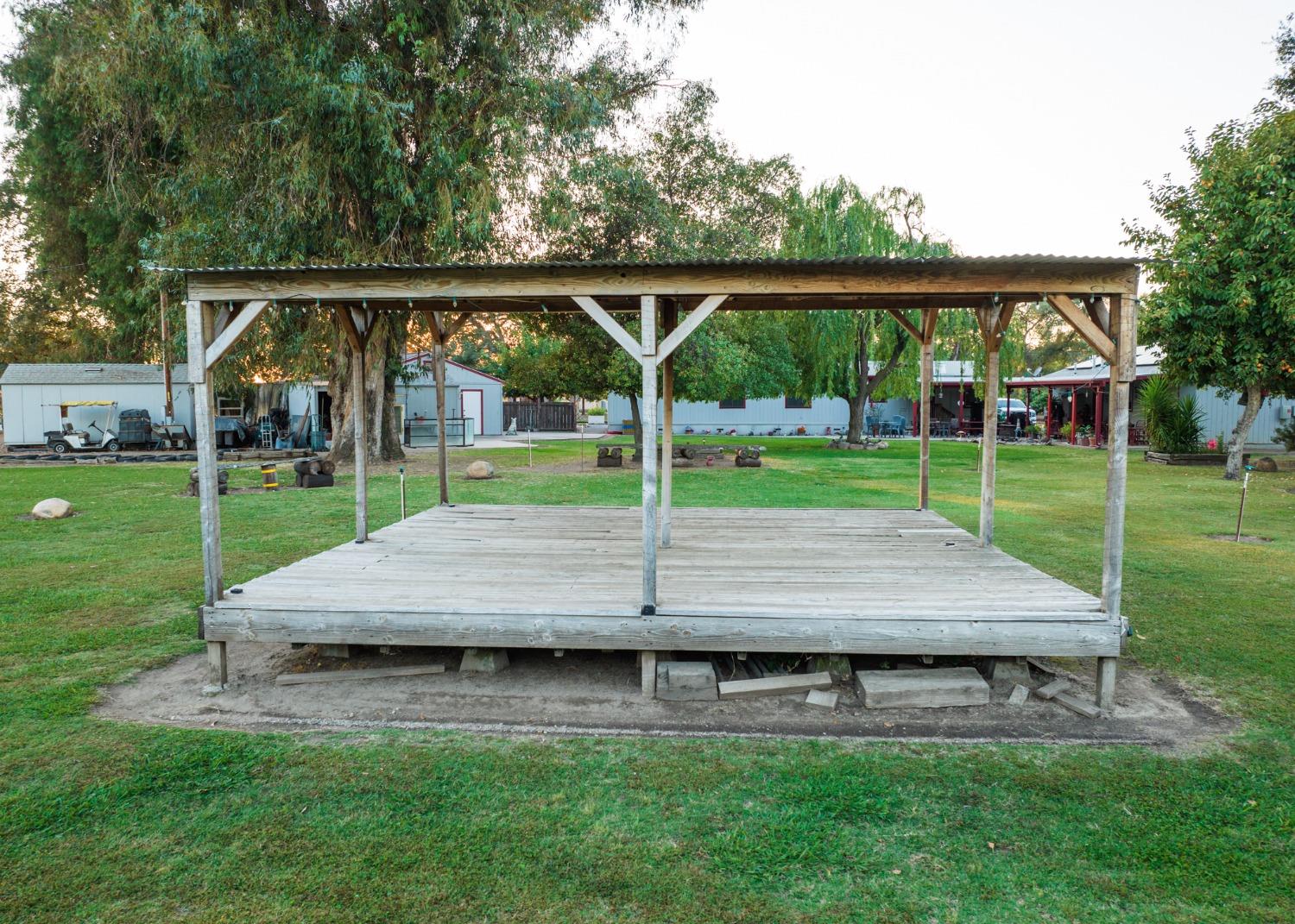 9906 Jackson Rd, Oakdale, CA 95361