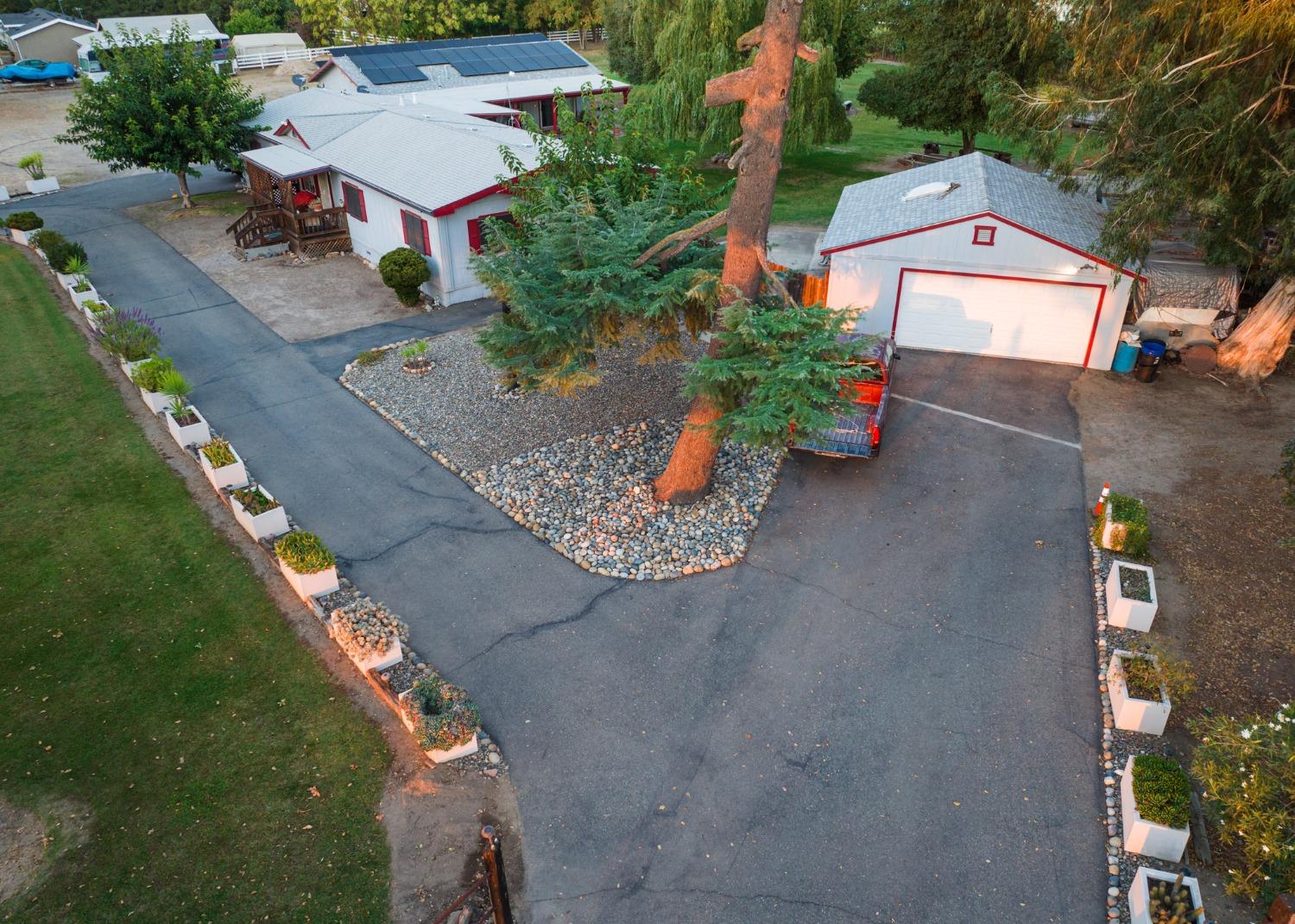 9906 Jackson Rd, Oakdale, CA 95361