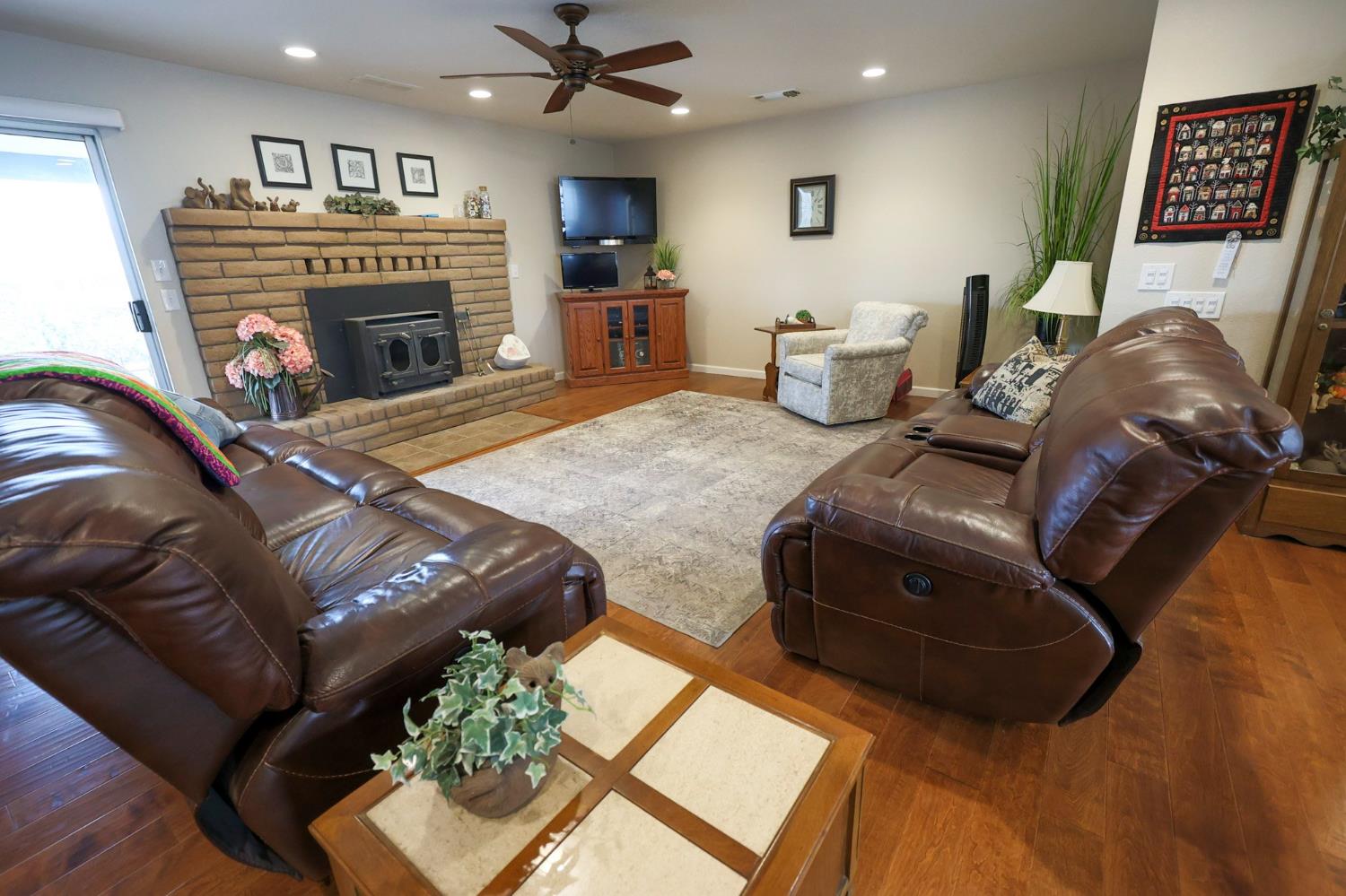 1710 Avenue 388, Kingsburg, CA 93631