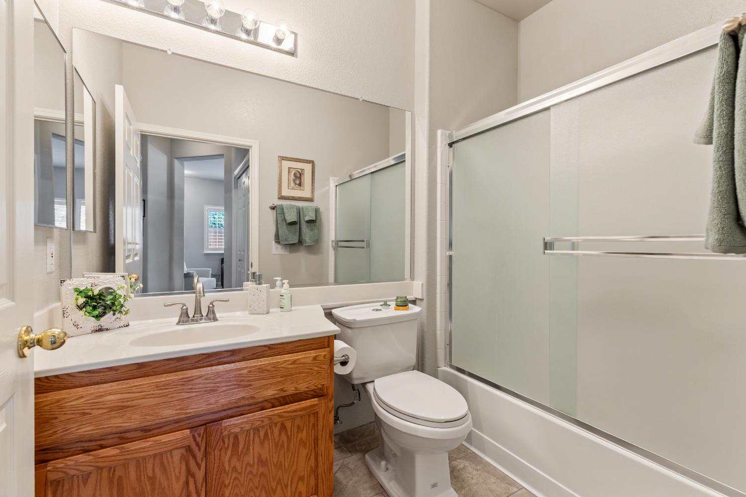 3300 Spring Garden Dr, Turlock, CA 95382