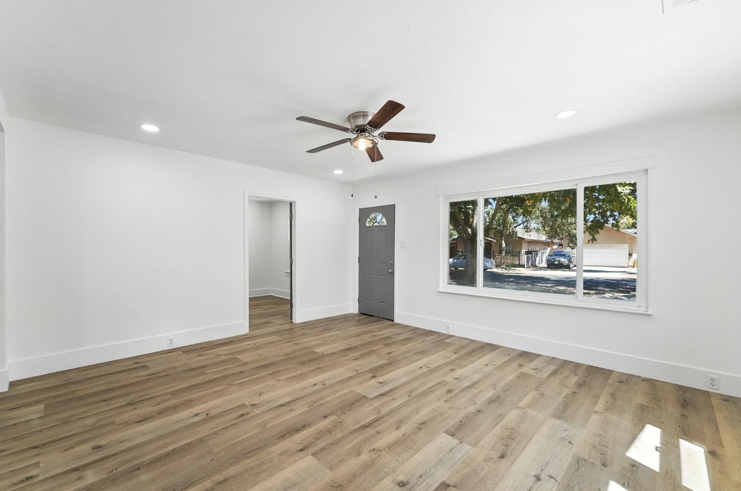 338 Yosemite Ave, Modesto, CA 95351