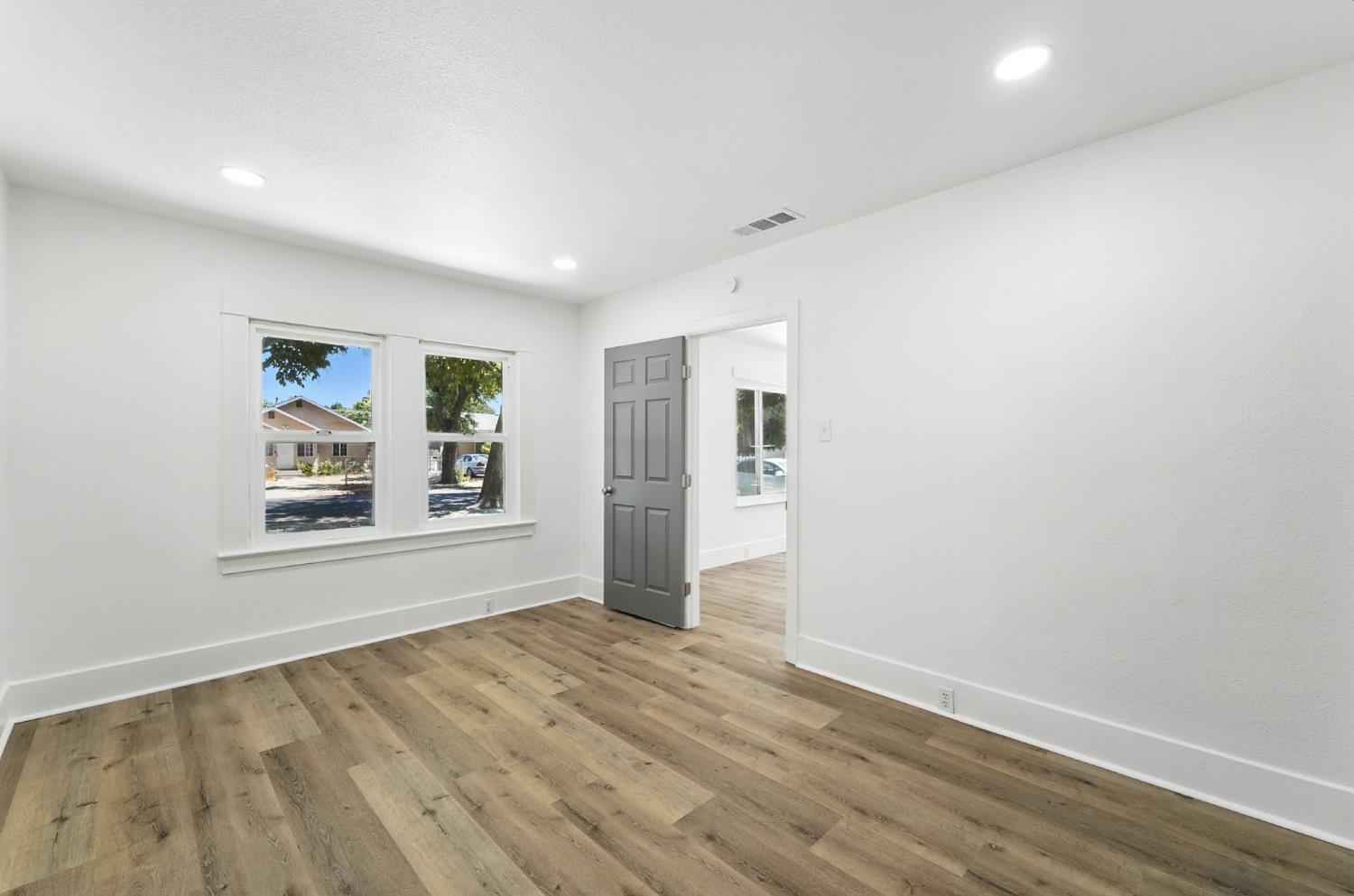 338 Yosemite Ave, Modesto, CA 95351