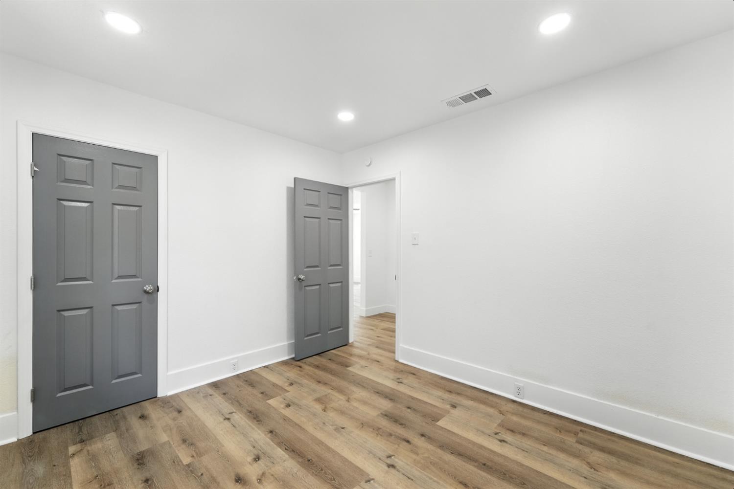 338 Yosemite Ave, Modesto, CA 95351